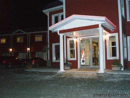 Arnica Inn Yellowknife Bagian luar foto